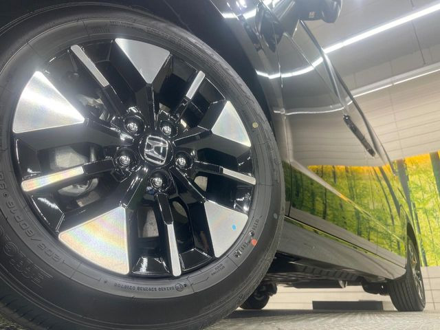 �y�����A���~�z�C�[���z�O�ςɃ}�b�`���������A���~�z�C�[���𑕒����Ă���܂��B�e��ЊO�A���~�z�C�[����A�X�^�b�h���X�^�C�����戵�����Ă���܂��B���񂲑��k����������
