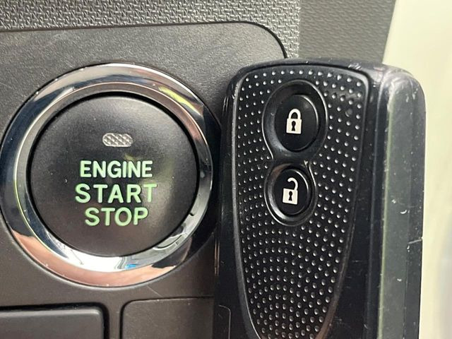 �y�A�N�Z�X�L�[&�v�b�V���X�^�[�g�z�J�o����|�P�b�g�ɓ��ꂽ�܂܂ł��h�A�̎{���E�������\�ȃX�}�[�g�L�[�𑕔��B�G���W���̃I���E�I�t�����J�M�����o���K�v�������A�{�^�����v�b�V�����邾����OK��