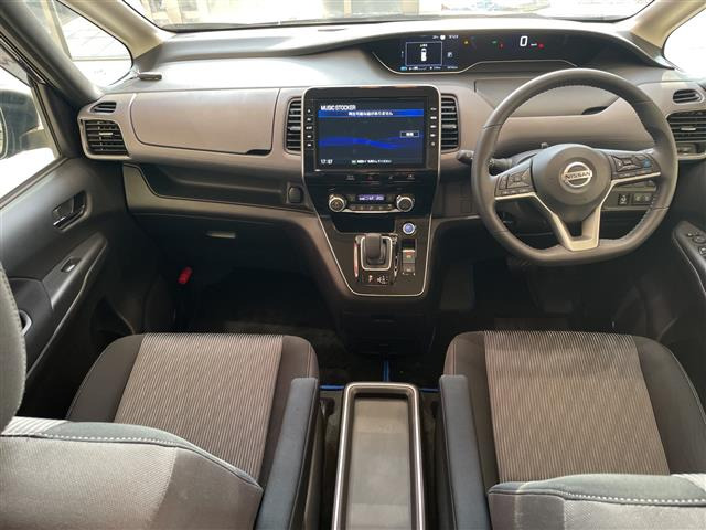 セレナ1.2 e-POWER ハイウェイスターV