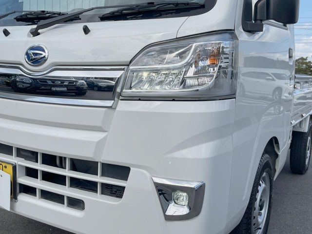 �yLED�w�b�h���C�g�z���V����ԑ��s�����ǍD�Ȏ��E���m�ۂ����S���ĉ^�]�ł��鍂�P�xLED�w�b�h���C�g�𑕔�!�_�����x�������A����d�͂��}�����Ă��܂��B