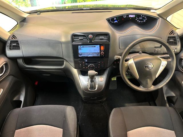 セレナ2.0 ライダー ブラックライン S-HYBRID