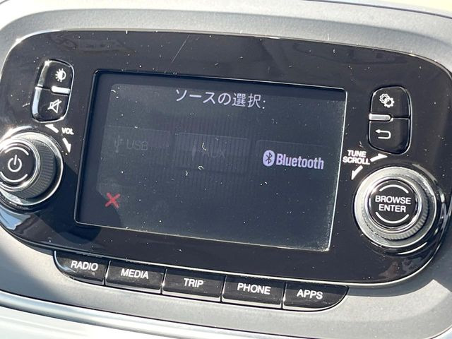 ��Bluetooth:���莝���̃X�}�[�g�t�H���ȂǂƐڑ����A�n���Y�t���[�ʘb��Տꊴ����~���[�W�b�N�Đ������y���݂��������܂��B�����ڑ��ł��̂Ŕς킵��������܂����