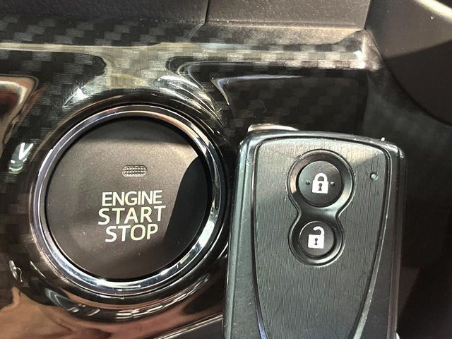 �y�L�[�t���[�V�X�e���z�J�o����|�P�b�g�ɓ��ꂽ�܂܂ł��h�A�̎{���E�������\�ȃX�}�[�g�L�[�𑕔��B�G���W���̃I���E�I�t�����J�M�����o���K�v����������Ƃ��Ă��֗��ł���