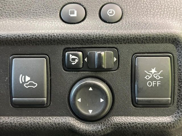 �y�C���e���W�F���g�G�}�[�W�F���V�[�u���[�L�z�t�����g�J�����őO���̎ԗ�����s�҂����m�B�Փ˂������Ȏ��͏Փ˔�Q�y���u���[�L���쓮�A�Փˉ�����T�|�[�g�B�����S�Ƀh���C�u�����y���݂��������܂��B