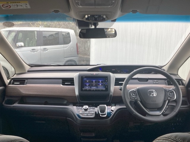 フリード1.5 ハイブリッド クロスター