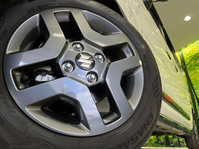 �y����14�C���`�A���~�z�C�[���z�O�ςɃ}�b�`���������A���~�z�C�[���𑕒����Ă���܂��B�e��ЊO�A���~�z�C�[����A�X�^�b�h���X�^�C�����戵�����Ă���܂��B���񂲑��k����������