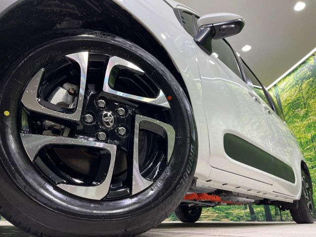 �y����15�C���`�A���~�z�C�[���z�O�ςɃ}�b�`���������A���~�z�C�[���𑕒����Ă���܂��B�e��ЊO�A���~�z�C�[����A�X�^�b�h���X�^�C�����戵�����Ă���܂��B���񂲑��k����������