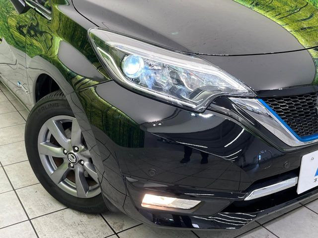 �yLED�w�b�h���C�g�z���V����ԑ��s�����ǍD�Ȏ��E���m�ۂ����S���ĉ^�]�ł��鍂�P�xLED�w�b�h���C�g�𑕔�!�_�����x�������A����d�͂��}�����Ă��܂��B