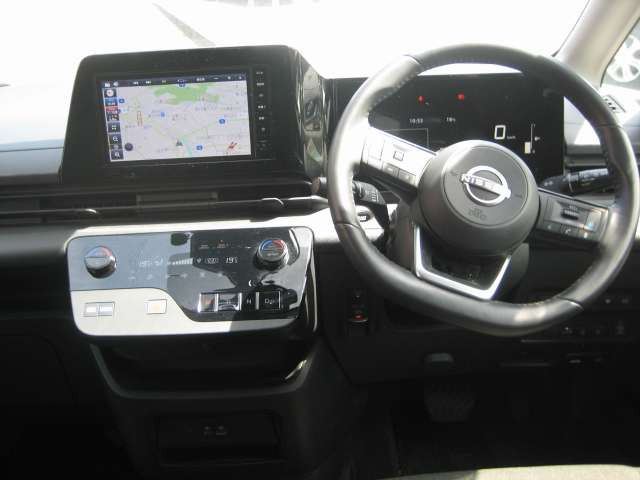 セレナ1.4 e-POWER XV