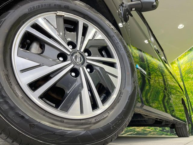 �y����15�C���`�A���~�z�C�[���z�O�ςɃ}�b�`���������A���~�z�C�[���𑕒����Ă���܂��B�e��ЊO�A���~�z�C�[����A�X�^�b�h���X�^�C�����戵�����Ă���܂��B���񂲑��k����������