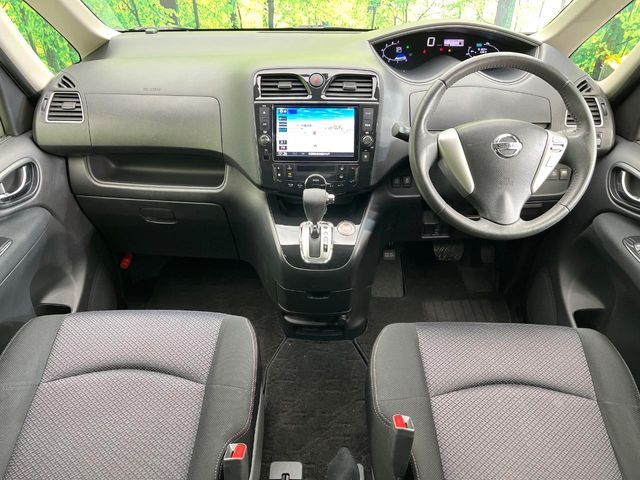 セレナ2.0 ハイウェイスター S-HYBRID