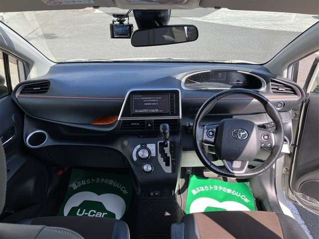 シエンタ1.5 ファンベース G クエロ