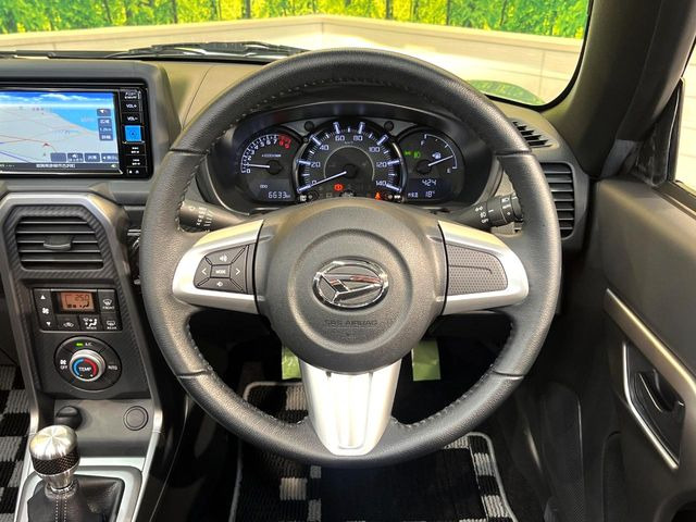 �y�����v�����X�e�A�����O�z�㎿�Ȋv���g�p���邱�ƂŁA��ɂ����������݂ƂĂ��^�]���₷���n���h���ł���