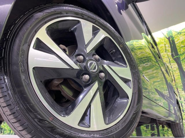 �y����15�C���`�A���~�z�C�[���z�O�ςɃ}�b�`���������A���~�z�C�[���𑕒����Ă���܂��B�e��ЊO�A���~�z�C�[����A�X�^�b�h���X�^�C�����戵�����Ă���܂��B���񂲑��k����������