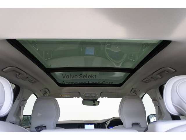 XC60リチャージ アルティメット T6 AWD PHEV 4WD