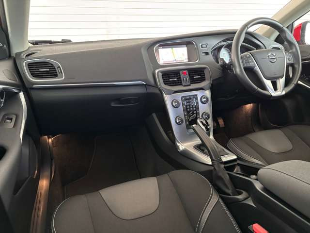 V40D4 ダイナミック エディション ディーゼル