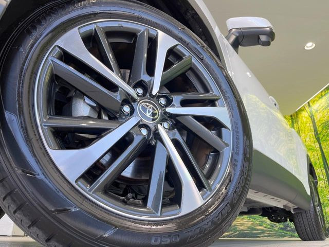 �y����18�C���`�A���~�z�C�[���z�O�ςɃ}�b�`���������A���~�z�C�[���𑕒����Ă���܂��B�e��ЊO�A���~�z�C�[����A�X�^�b�h���X�^�C�����戵�����Ă���܂��B���񂲑��k����������