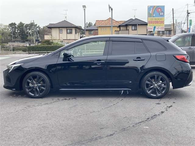 カローラツーリング1.8 ハイブリッド W×B