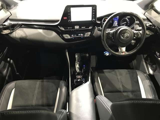 C-HRハイブリッド 1.8 S GR スポーツ