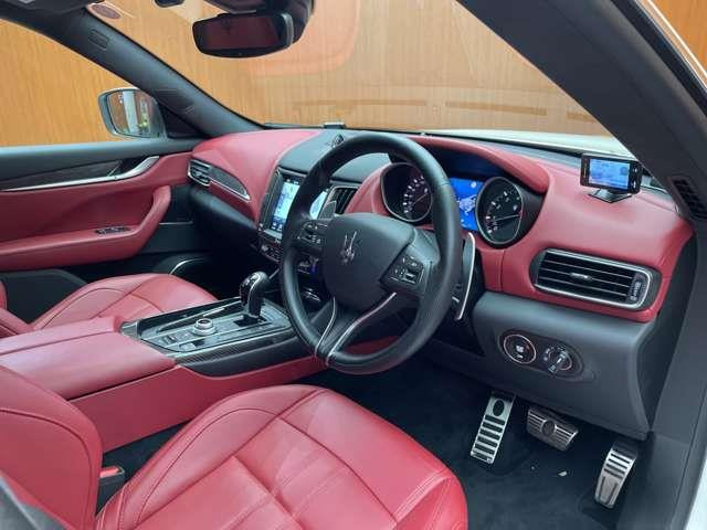 レヴァンテS グランスポーツ 4WD