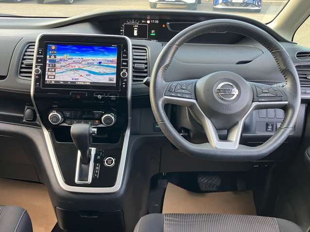 セレナ2.0 ハイウェイスター VセレクションII