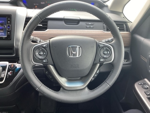 フリード1.5 ハイブリッド クロスター