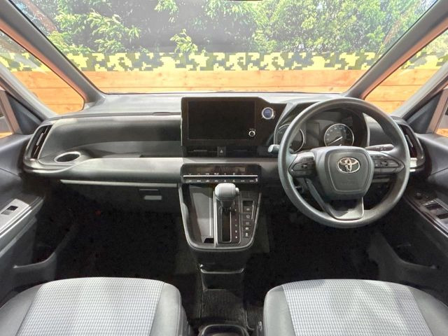 ノア1.8 ハイブリッド X