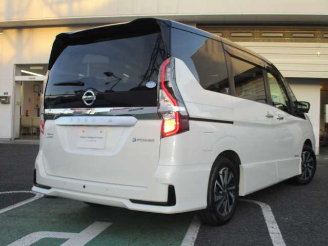 セレナ1.2 e-POWER ハイウェイスターV