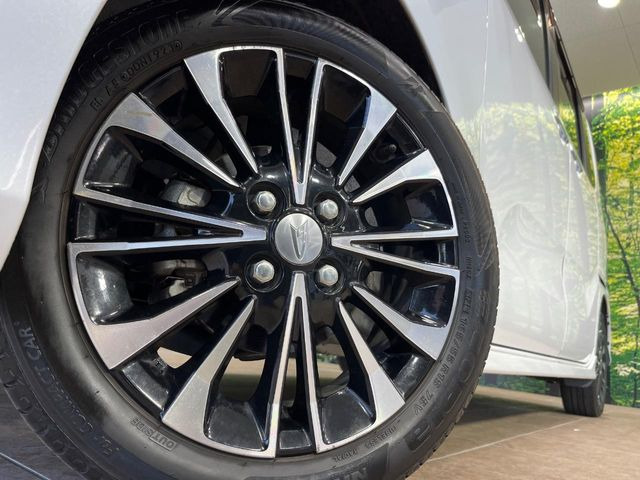 �y����15�C���`�A���~�z�C�[���z�O�ςɃ}�b�`���������A���~�z�C�[���𑕒����Ă���܂��B�e��ЊO�A���~�z�C�[����A�X�^�b�h���X�^�C�����戵�����Ă���܂��B���񂲑��k����������