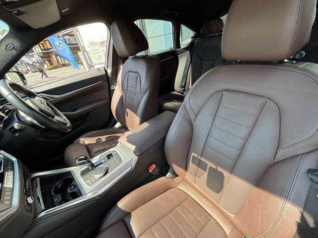 4シリーズグランクーペM440i xドライブ 4WD