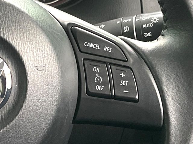 �y�N���[�Y�R���g���[���z�������H�����N���N���s�B�A�N�Z���𗣂��Ă���葬�x�ő��s���ł��A�������^�]���̕��S���y��!�����E�������ȒP�ȃX�C�b�`����Œ����ł��܂��B