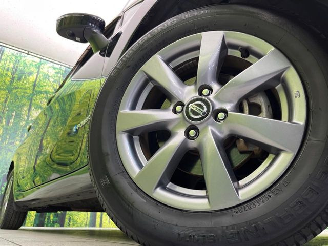 �y����15�C���`�A���~�z�C�[���z�O�ςɃ}�b�`���������A���~�z�C�[���𑕒����Ă���܂��B�e��ЊO�A���~�z�C�[����A�X�^�b�h���X�^�C�����戵�����Ă���܂��B���񂲑��k����������