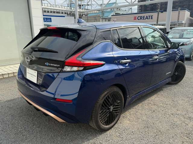 リーフX Vセレクション 90周年記念車