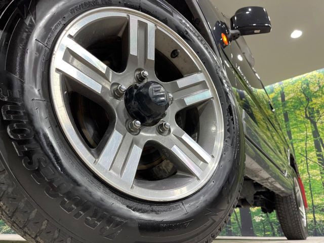 �y����16�C���`�A���~�z�C�[���z�O�ςɃ}�b�`���������A���~�z�C�[���𑕒����Ă���܂��B�e��ЊO�A���~�z�C�[����A�X�^�b�h���X�^�C�����戵�����Ă���܂��B���񂲑��k����������