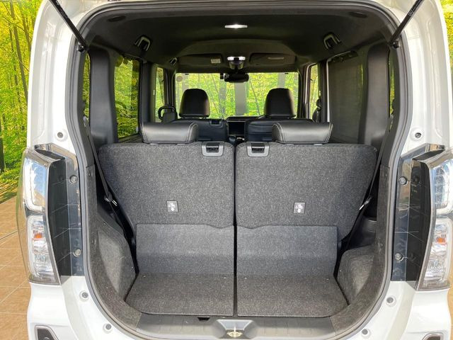 ���i�̂���������ʋ΁A���}���ɏ\���ȉ׎��X�y�[�X���m�ۂ��Ă���܂��B�Z�J���h�V�[�g��|���ƁA�傫�ȉו��̐ύڂ��\�ł���