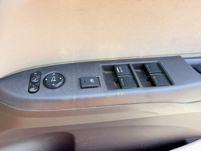 �C�ɂȂ邨�Ԃ�����܂�����E�̓d�b�ԍ����璼�ڂ��X�ɂ��₢���킹���������B�x�����@����ԗ����A��Ԃ܂łȂ�ł������������Ē����܂��B�X�^�b�t�ꓯ���A�����҂����Ă���܂��B