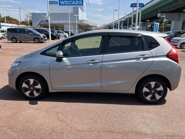 フィット1.5 ハイブリッド Fパッケージ