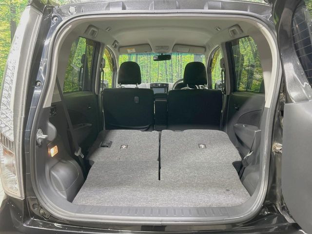 ���i�̂���������ʋ΁A���}���ɏ\���ȉ׎��X�y�[�X���m�ۂ��Ă���܂��B�Z�J���h�V�[�g��|���ƁA�傫�ȉו��̐ύڂ��\�ł���