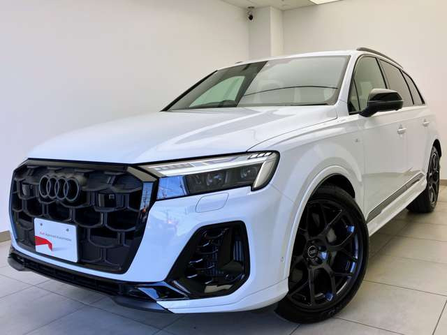 Q755 TFSI クワトロ Sライン 4WD