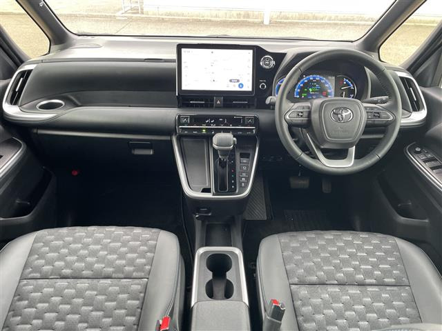 ヴォクシー1.8 ハイブリッド S-Z E-Four 4WD