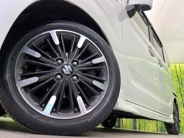 �y����15�C���`�A���~�z�C�[���z�O�ςɃ}�b�`���������A���~�z�C�[���𑕒����Ă���܂��B�e��ЊO�A���~�z�C�[����A�X�^�b�h���X�^�C�����戵�����Ă���܂��B���񂲑��k����������