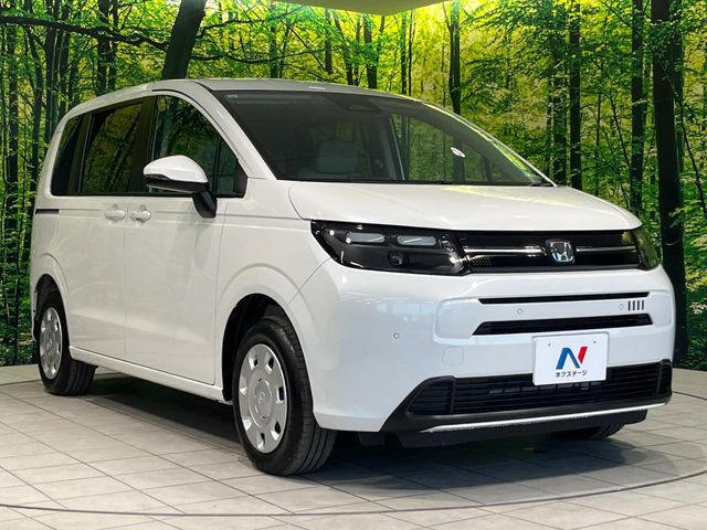 高透明度のガラス皮膜で撥水はもちろん、上質なツヤ・光沢を実現。紫外線や酸性雨から大切な愛車を保護し、色あせ・劣化を防止。「弾スプラッシュコート」、「弾プリミッサコート」からお選びいただけます。