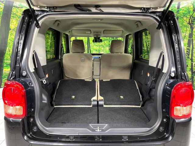 ���i�̂���������ʋ΁A���}���ɏ\���ȉ׎��X�y�[�X���m�ۂ��Ă���܂��B�Z�J���h�V�[�g��|���ƁA�傫�ȉו��̐ύڂ��\�ł���