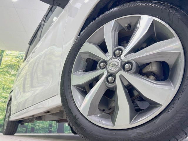�y����15�C���`�A���~�z�C�[���z�O�ςɃ}�b�`���������A���~�z�C�[���𑕒����Ă���܂��B�e��ЊO�A���~�z�C�[����A�X�^�b�h���X�^�C�����戵�����Ă���܂��B���񂲑��k����������