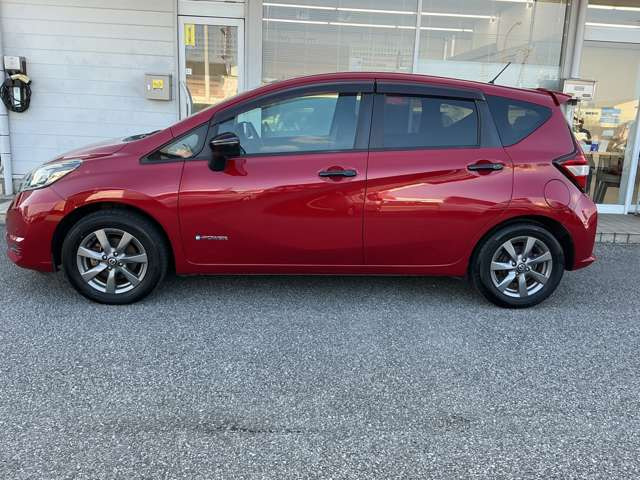 ノート1.2 e-POWER X ブラックアロー