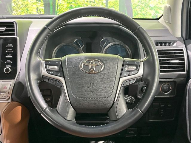 �y�����v�����X�e�A�����O�z�㎿�Ȋv���g�p���邱�ƂŁA��ɂ����������݂ƂĂ��^�]���₷���n���h���ł���