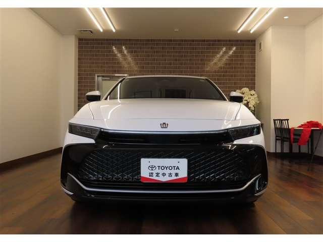 クラウンクロスオーバー2.5 G アドバンスト レザー パッケージ E-Four 4WD