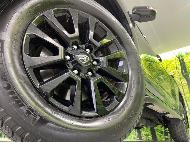 �y�O���[�h��p����18�C���`�A���~�z�C�[���z�f�U�C�����̍��������A���~�z�C�[���𑕒����Ă���܂��B�e��ЊO�A���~�z�C�[����A�X�^�b�h���X�^�C�����戵�����Ă���܂��B���񂲑��k����������