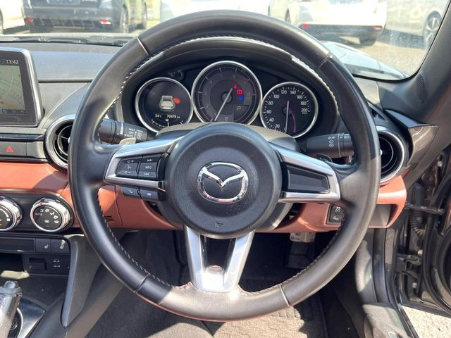 �y�����v�����X�e�A�����O�z�㎿�Ȋv���g�p���邱�ƂŁA��ɂ����������݂ƂĂ��^�]���₷���n���h���ł���