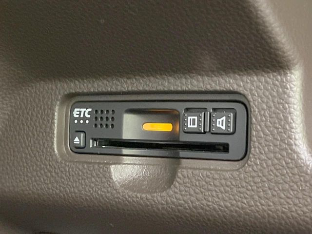 【ETC】高速道路の料金所をストレスなく通過!話題のスポットやサービスエリアに多い「スマートIC」利用時は必須のアイテムです。当店でセットアップを実施、ご納車当日からすぐにご利用いただけます!